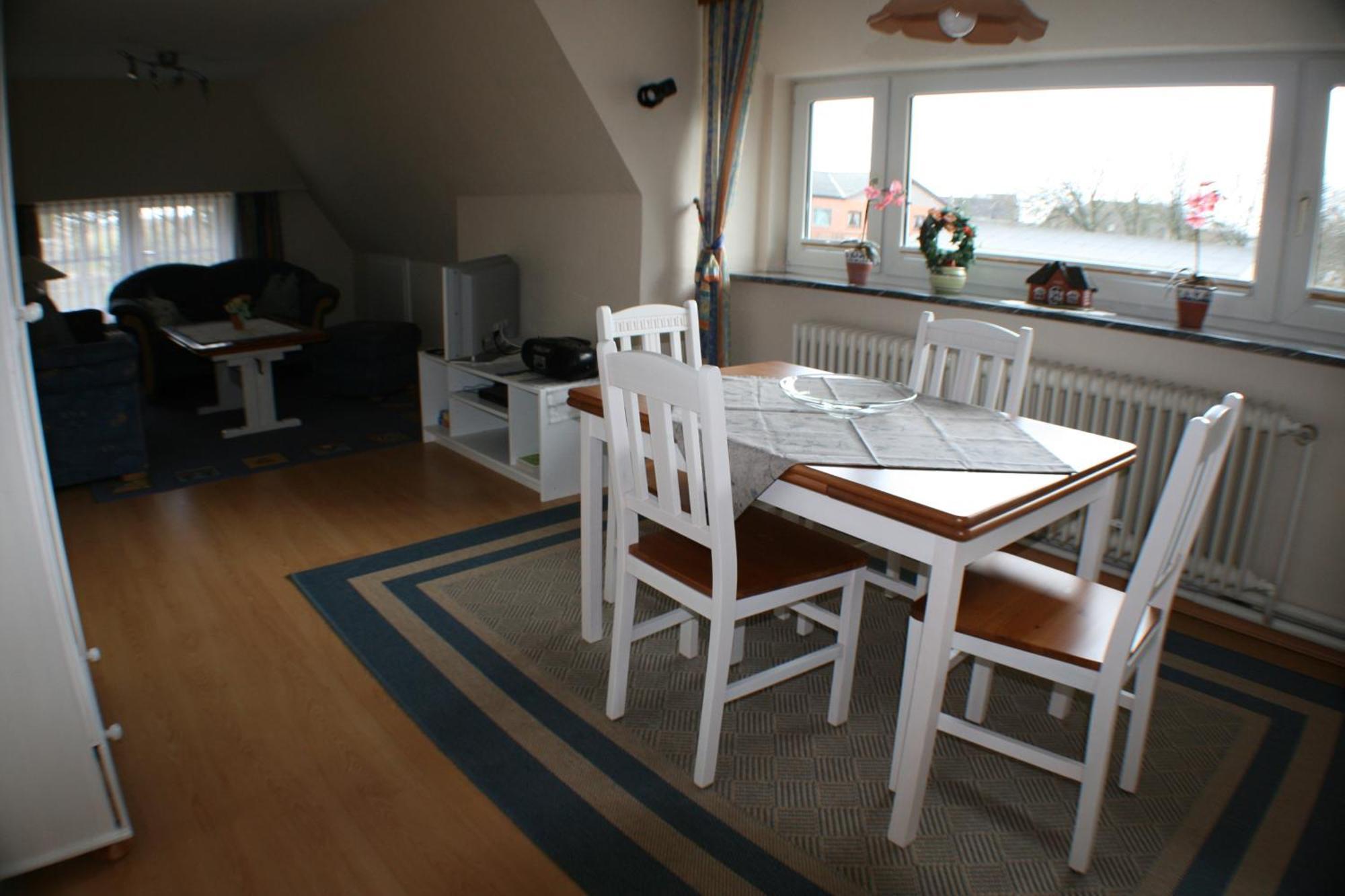 Ferienwohnungen Im Hotel Garni Zur Post Utersum Habitación foto